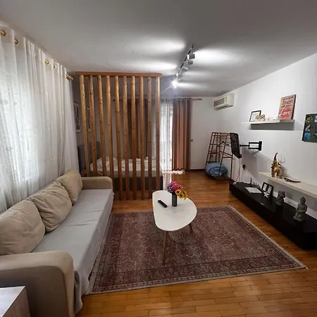 Hotel Budget Retreat &