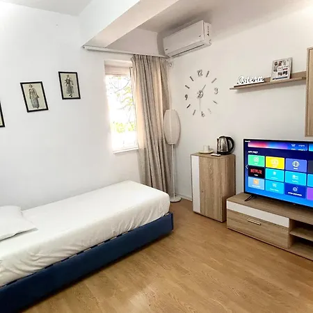 Budget Retreat & Hotel *