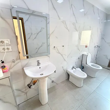 Hotel Budget Retreat &