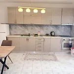 Hotel Budget Retreat & Tirana