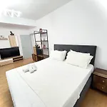 Hotel Budget Retreat & Tirana