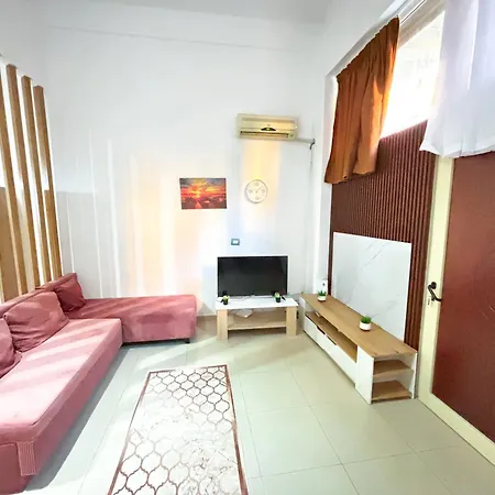 Budget Retreat & ティラナ