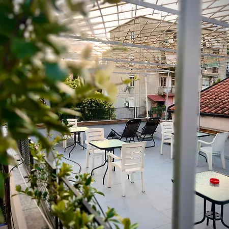 Hotel Budget Retreat &