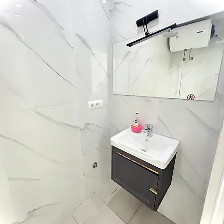 Otel Budget Retreat & *