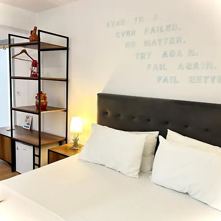 Hotel Budget Retreat &