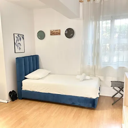 Budget Retreat & Hotel *