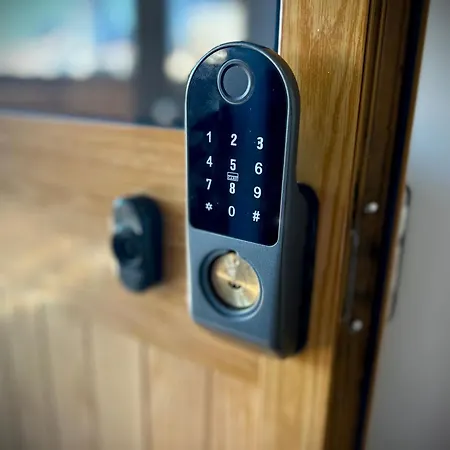 מלון Budget Retreat & *