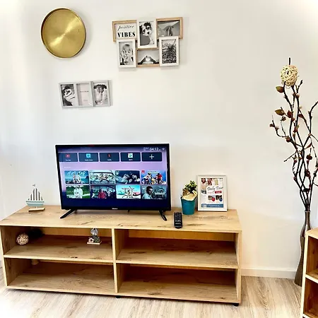 Hotel Budget Retreat & Tirana