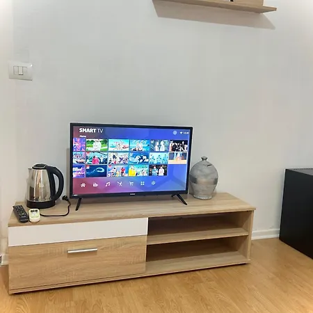Hotel Budget Retreat & Tirana