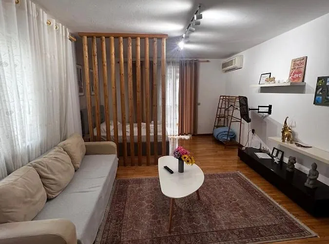 מלון Budget Retreat &