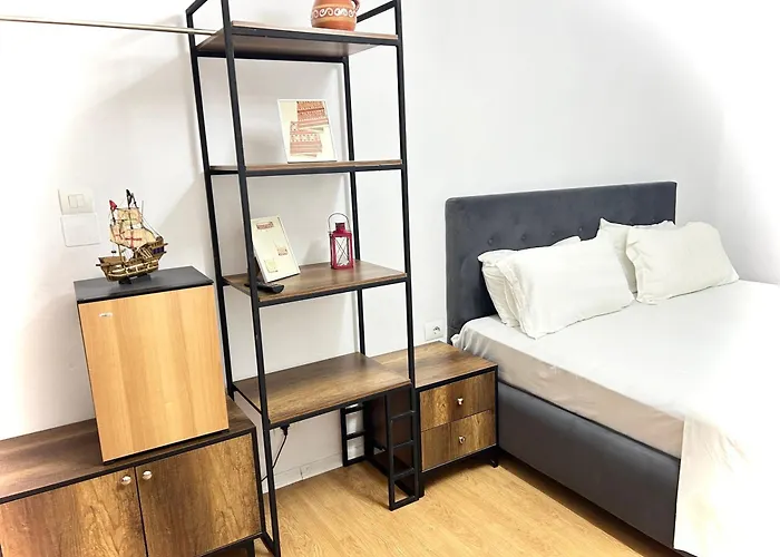 מלון Budget Retreat &