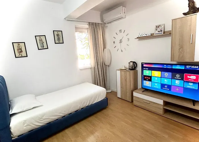 Budget Retreat & Hotel *