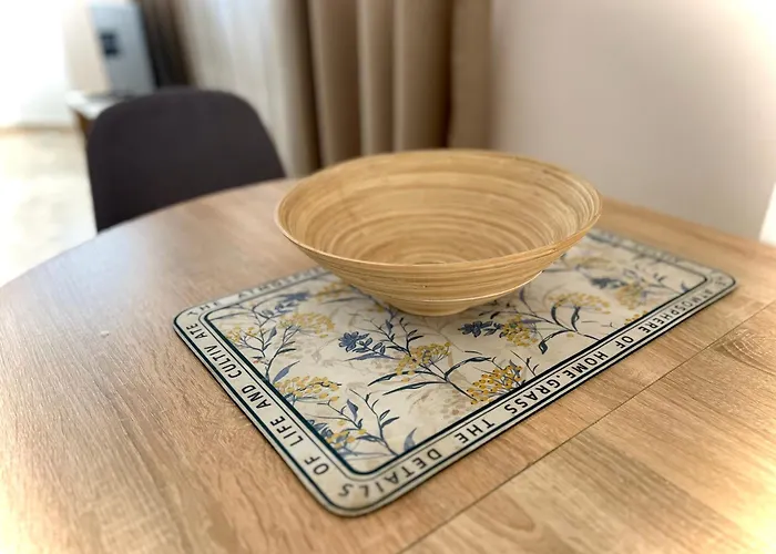 Budget Retreat & טיראנה