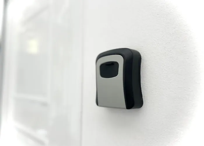 Hotel Budget Retreat &